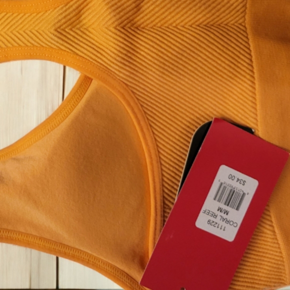 Eye Catching Sport Bra - Picture 3 of 3